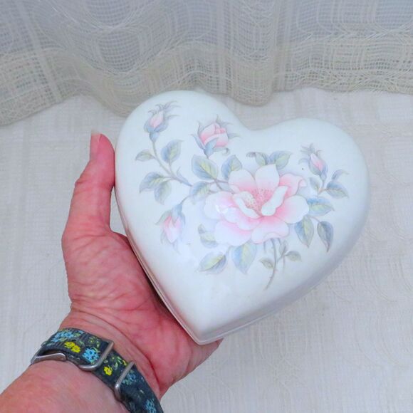 Handmade Lidded Ceramic Heart Trinket Dish, Rose Decor Treasure Box For Jewelry - Picture 4 of 7